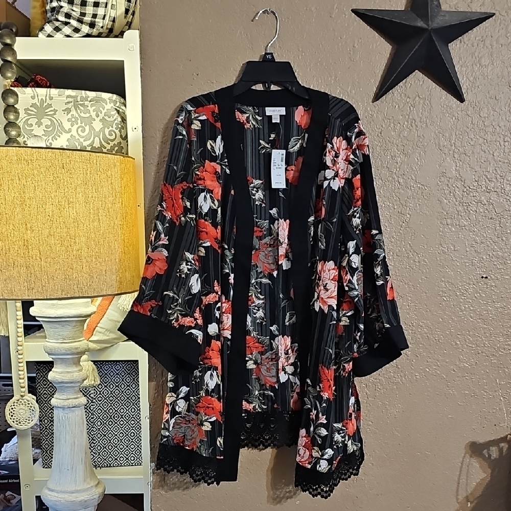 Avenue Black Floral Lace-Trim Robe